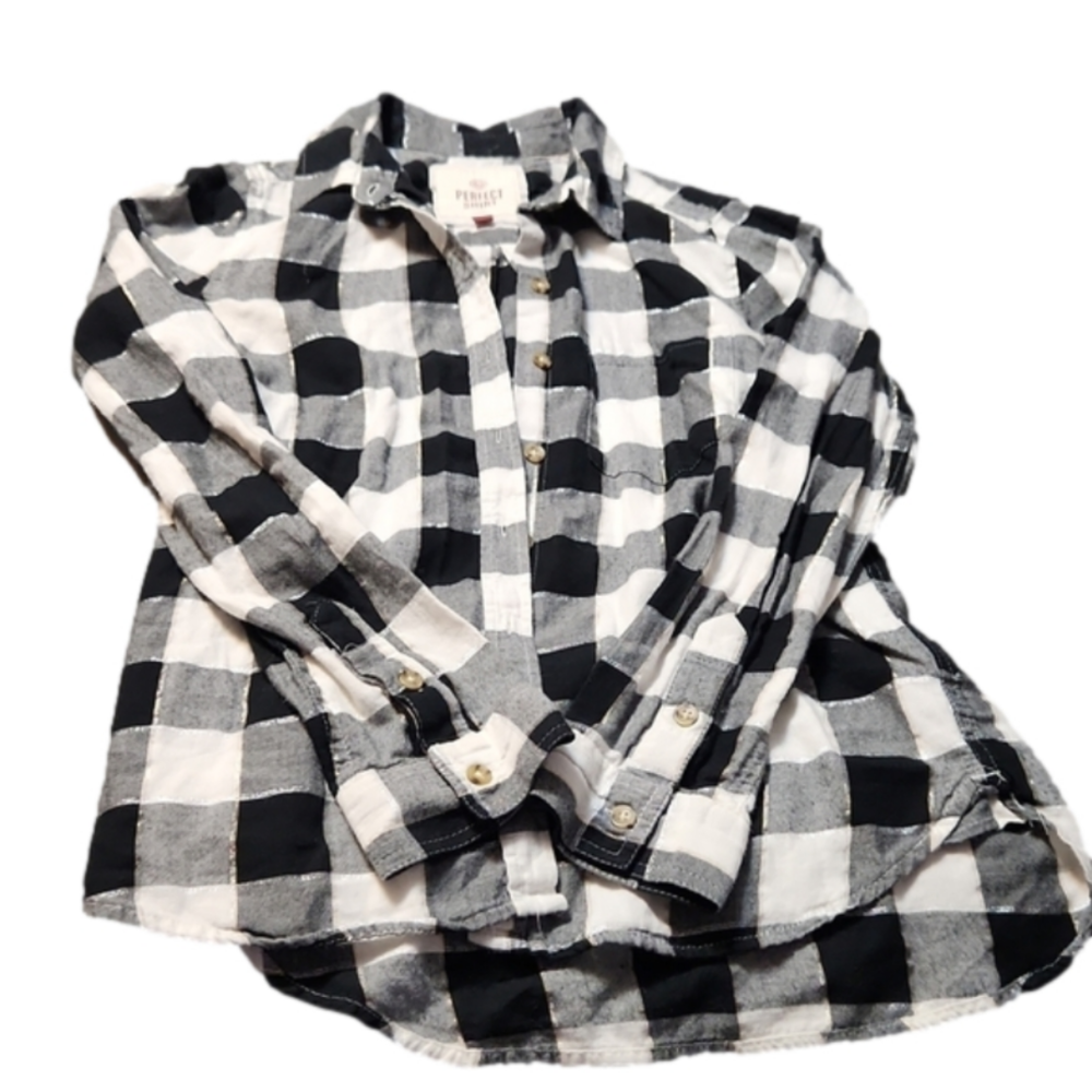 * SO perfect shirt sz. Medium